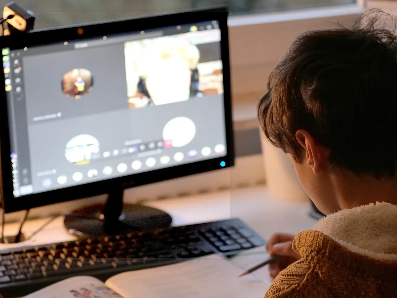 Child attending online interactive on Nivara Academy platform