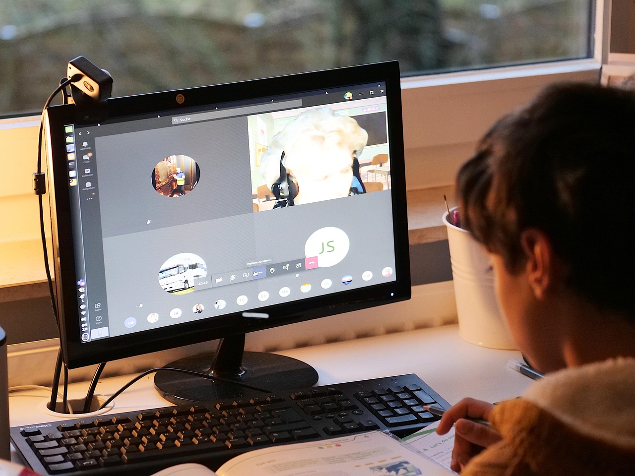 IB online academic support for Physics and Mathematics students